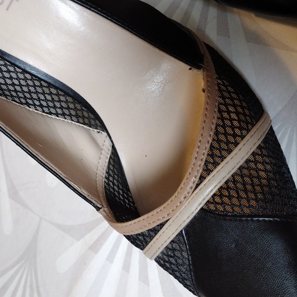 Nine West Black and Beige Pointed Toe Heels - Picture 7 of 8